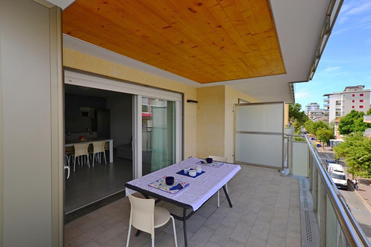 Apartments In Lignano 21701 Lignano Sabbiadoro Bagian luar foto